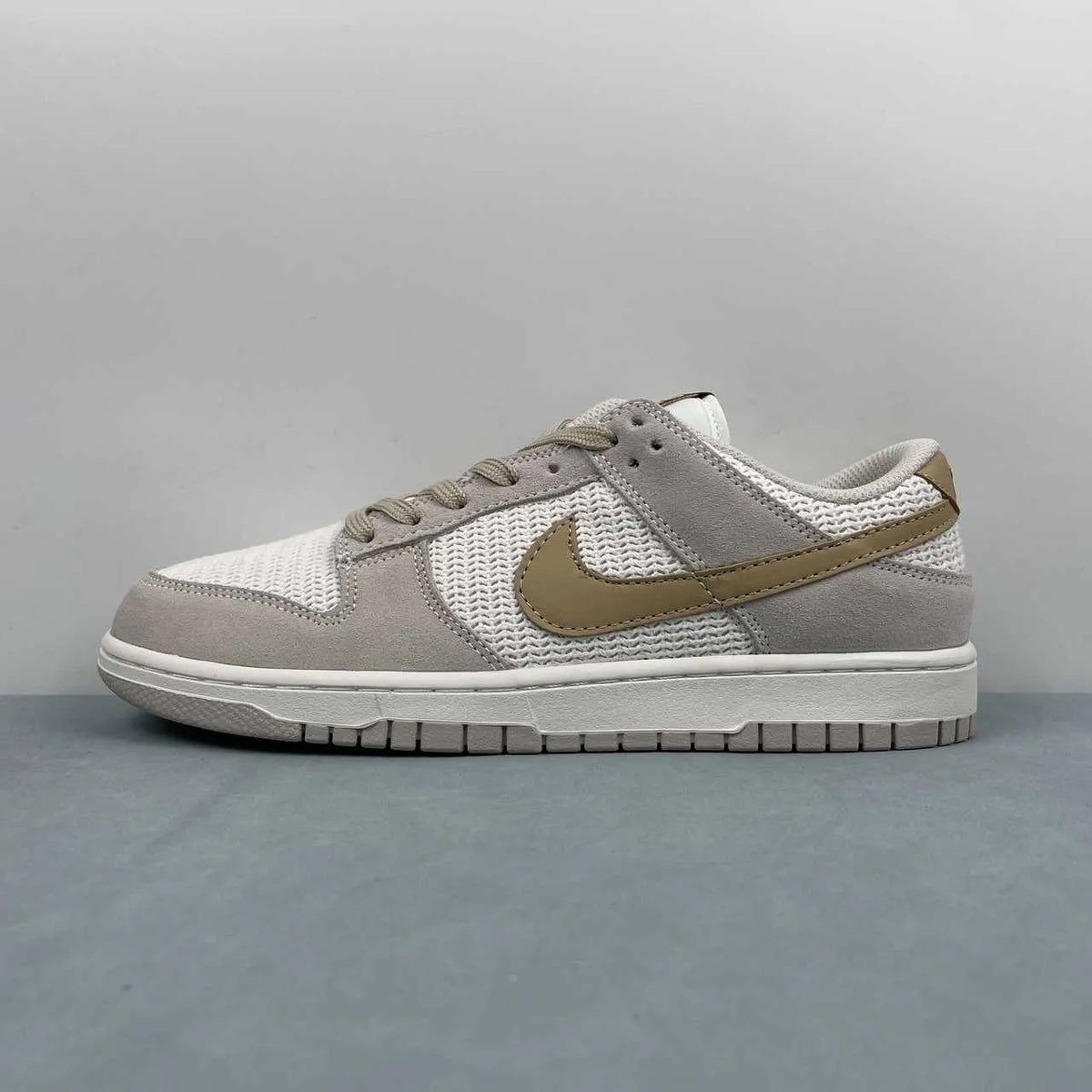 Dunk Low SE WMNS Sail / Light Orewood Brown Shoes Sneakers - nk0005382 image 2