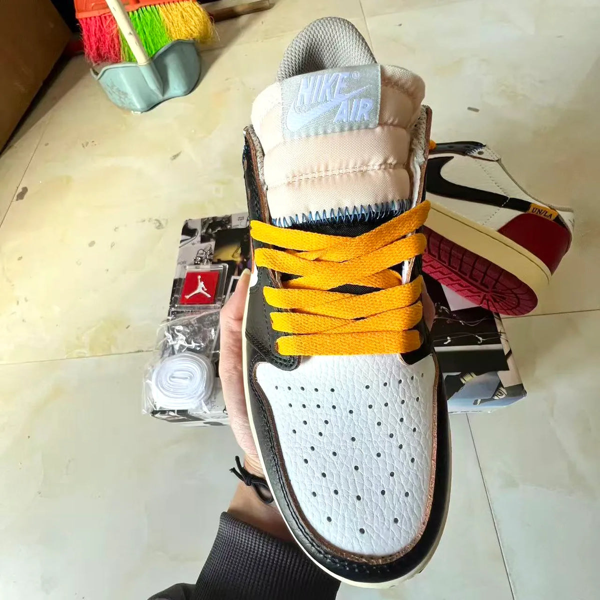 Union LA x AJ 1 Low OG Black Toe Shoes Sneakers – nk0004751 image 6